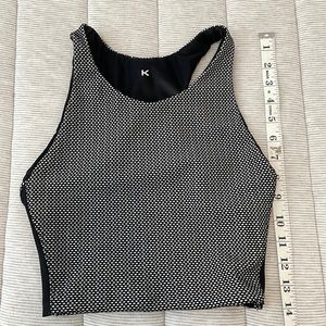 Koral tank. One size. I’m a small/medium sports bra.